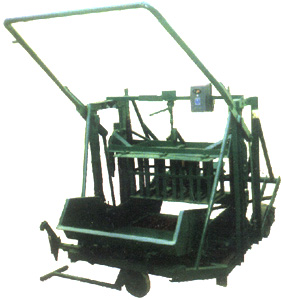 Laying Type Concrete Block Making Machine, Capacity : 35 Operations / HR