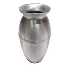 Aluminum Polished Metal Table Top Vase, Style : AMERICAN STYLE