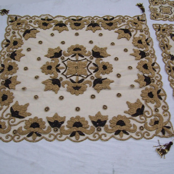 NET FABRIC EMBROIDERY TABLE COVER, Technics : Handmade