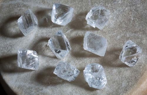 Rough Diamonds, Packaging Type : White, Purity : 100%