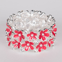 Iron WILD DAISY NAPKIN RING, Feature : Colourful, Crafted, Flowery, Reusable, Long Lasting, Good For Daily Usage