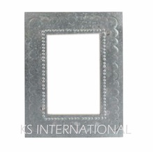 Metal Picture Frame, Size : Length 4 Height 7 Inch