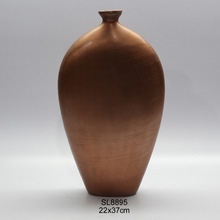 Cast Aluminium Vase Copper Finish, Shape : Cylinder