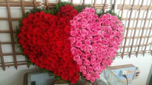 Rose Twin Heart Bouquet, Color : Multi Color