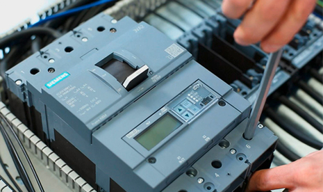 Moulded Case Circuit Breaker