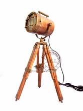 SPOTLIGHT ON WOODEN TRIPOD STAND