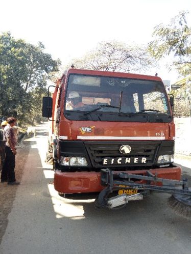 Truck Road Sweeping Machine