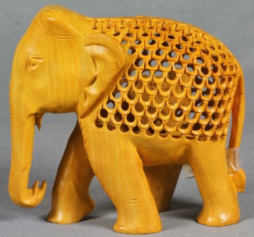 Polished Wooden Handicrafts, For Decoration, Gifting, Feature : Attractive Designs, Fine Finishing