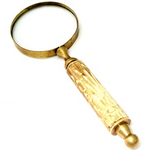 WOOD Magnifying Glass