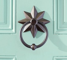 FLOWER IRON KNOCKER