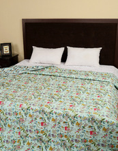 Reversible And Decorative Cotton Quilt, For Home, Hotel, Feature : Soft Hand Feeling