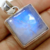 Moonstone Pendant, Occasion : Anniversary