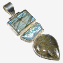 Labradorite Gemstone Pendant, Occasion : Wedding, Anniversary, Marriage, Party, Daily Wear