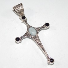 BLACK ONYX GEMSTONE Pendant, Occasion : Gift