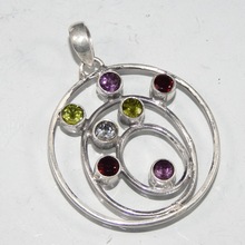 Gemstone Handmade Pendant, Occasion : Gift
