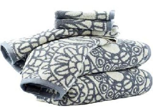 Yarn Dyed Jacquard Towel, For Home, Hotel, Feature : Comfortable