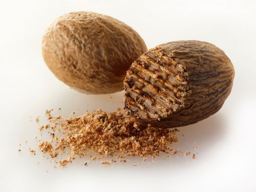 Common nutmeg, Packaging Type : Brown, Purity : 100%, Form : Solid
