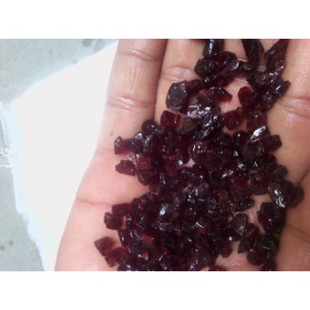 Garnet Rough Gemstones, Gemstone Color : Red