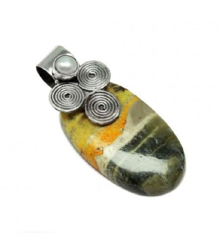Bumble Bee Pearl Gemstone Silver Pendant, Size : 4.3 X 2.9 Cms