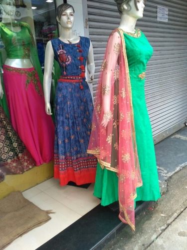 Ladies Embroidered Suit, Feature : Easy Washable, Elegant Design