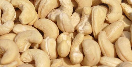 Curve Blanched Organic W450 Cashew Kernels, For Food, Snacks, Color : Yellow