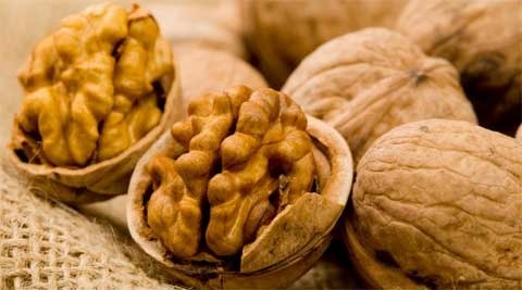 Walnuts, Potassium per 441 mg : 12%