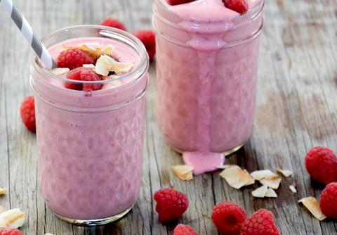 RASPBERRY COCONUT SMOOTHIE