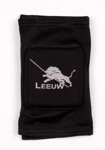 LEEUW Rubber Foams Sqaure Knee-Elbow Pad, Feature : Soft Absorbent Toweled Back