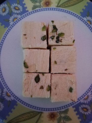 Hirva Foods Soan Papdi, Taste : Delicious