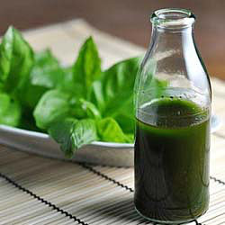 Basil Oil, Color : Pale Yellow