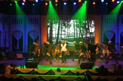 INDOOR and OUTDOOR LED DISPLAY SYSTEM