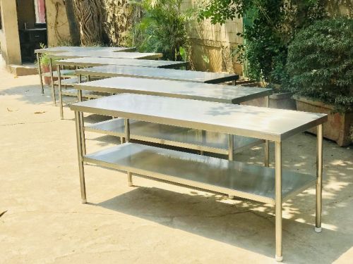Stainless Steel Work Table, For Hotel/Restaurant, Color : Sliver