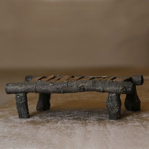 MINI ZWE ANTIQUE TABLE