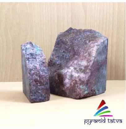 Pyramid Tatva Rhodonite Raw