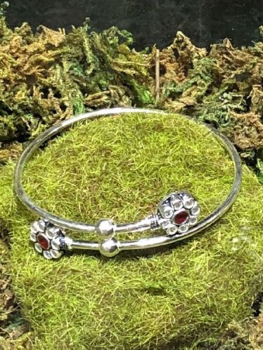 Aman Graceful Trendy Silver Kada