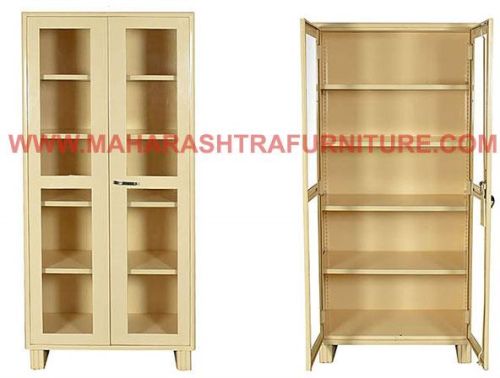 GLASS DOOR STORE WELL