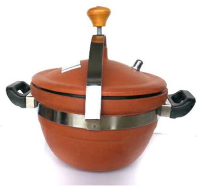 Clay Cooker