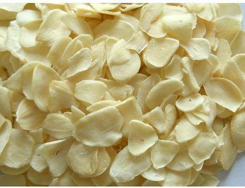 Organic Dehydrated Garlic Flakes, Feature : Rich Nutrients High Purity