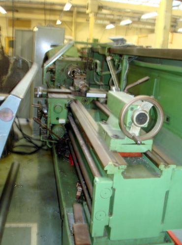 Centre Lathe Machine