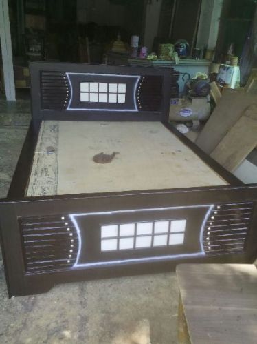 Polished Wooden Single Bed, Shape : Rectangle