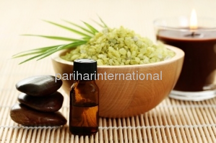 Cardamom Oil, Material : Cardamom Seeds