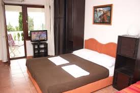 Rectangle Polished Wooden Double Bed, Feature : Termite Proof