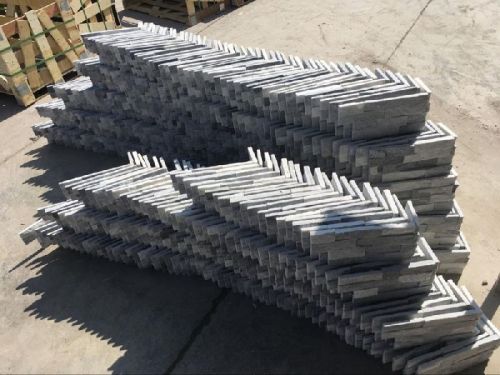 Ice Gray Ledgestone Corner