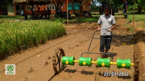 Paddy Seed Drill Machine