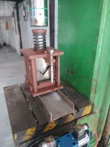 Punishka Industries Automatic Angle Cutting Die, Color : Brown