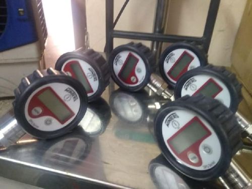 Winters Digital Pressure Gauge Model No DPG207R11