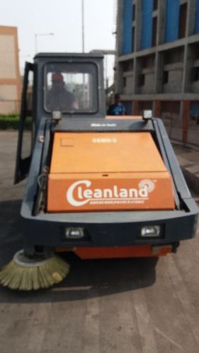 Cleanland Factory Floor Cleaning Machine, Certification : ISO 9001:2008 Certified