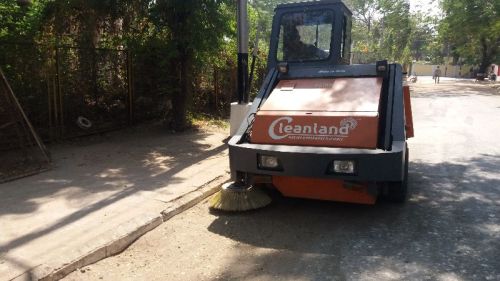 Cleanland Ride On Road Sweeper, Certification : ISO 9001:2008 Certified