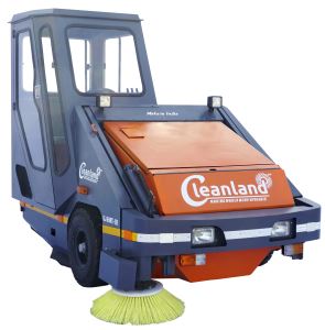 Cleanland Road Sweeper For Industry, Certification : ISO 9001:2008 Certified