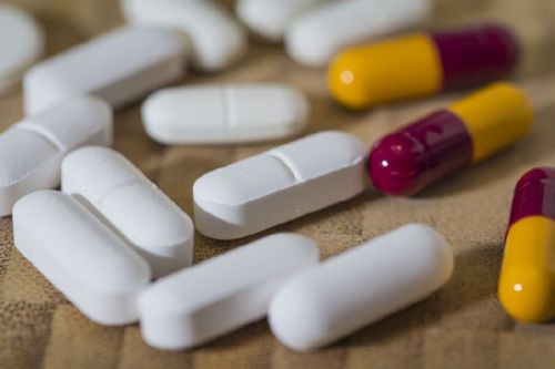 Roxys Pain Killer Pills, Packaging Type : White